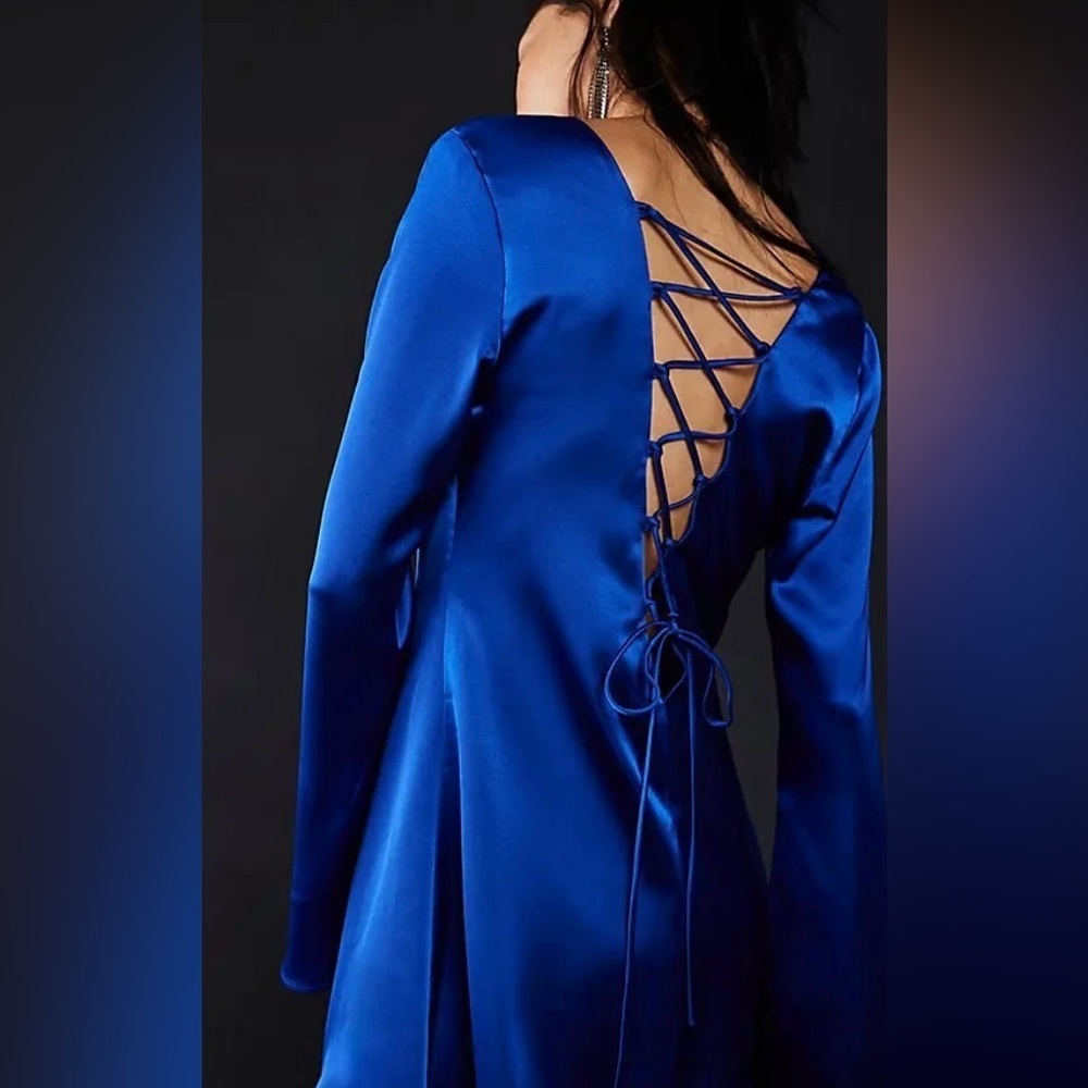 Delfi Amber Satin Lace-Up Back Dress nwot! - Picture 4 of 7